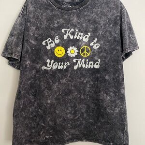 Fifth Sun Graphic T Shirt Sz XL
